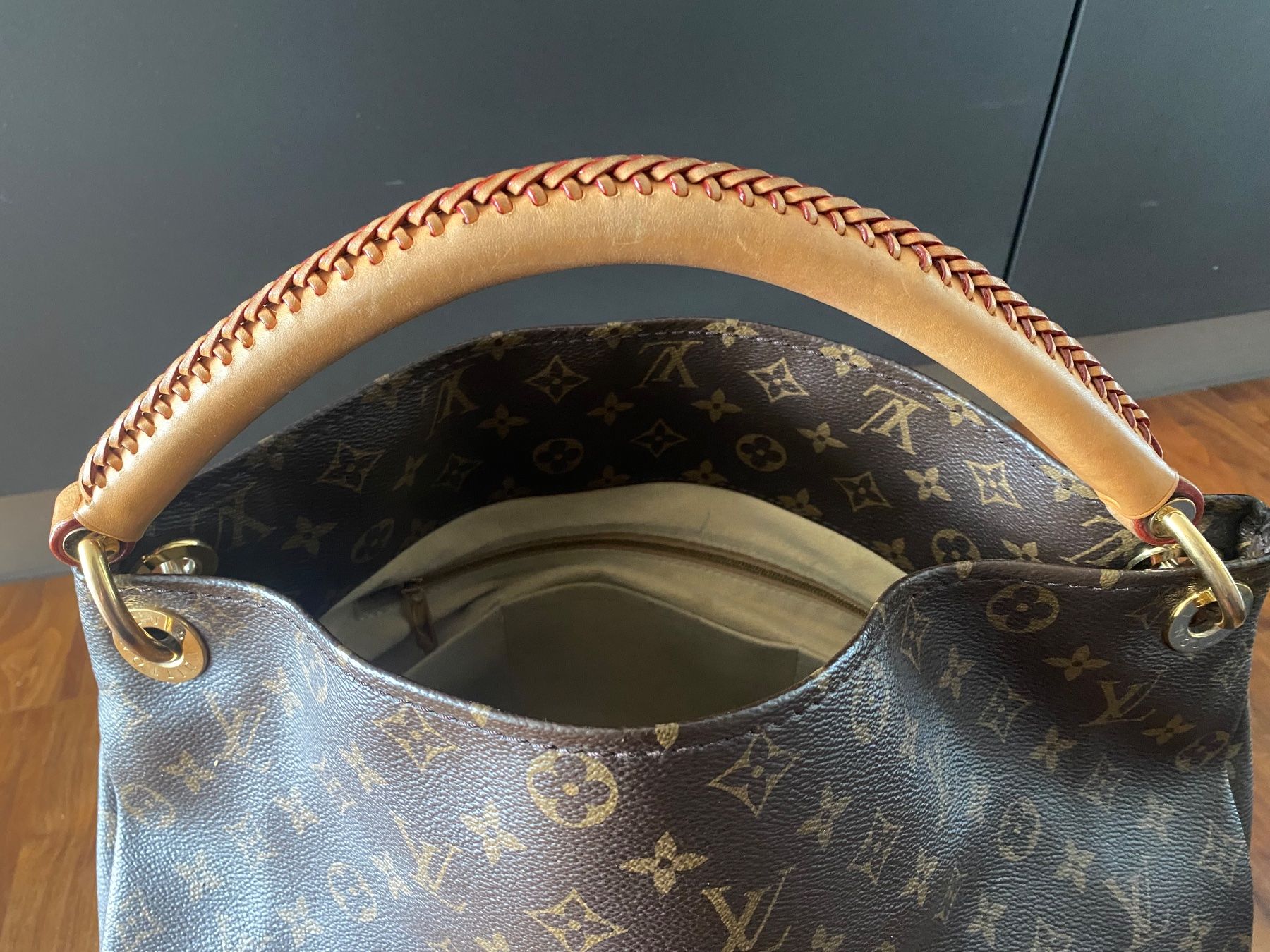 Louis Vuitton Sacs femmes: Louis Vuitton Handtasche – D'occasion à Muri b. Bern par min_syg7 1