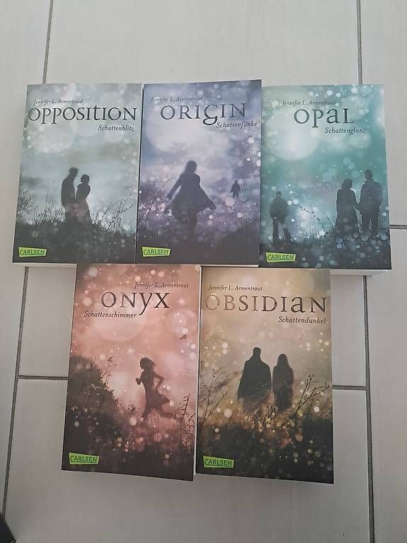 Libri: Obsidian 1-5 im Schuber – Usato da Waltenschwil venduto da k-r-tuning