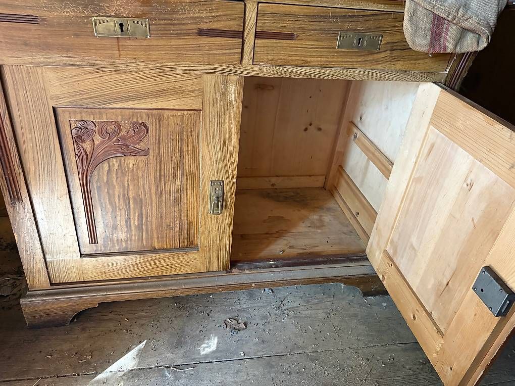 Articoli in legno: Sideboard – Usato da Löhningen venduto da Beninho01