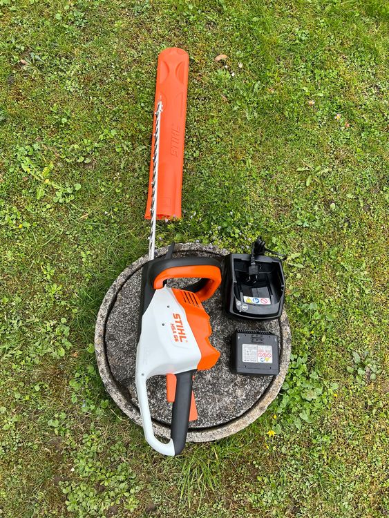 Neuwertig Akku Heckenschere STIHL HSA 56,mit Batary Ladegerä Kaufen