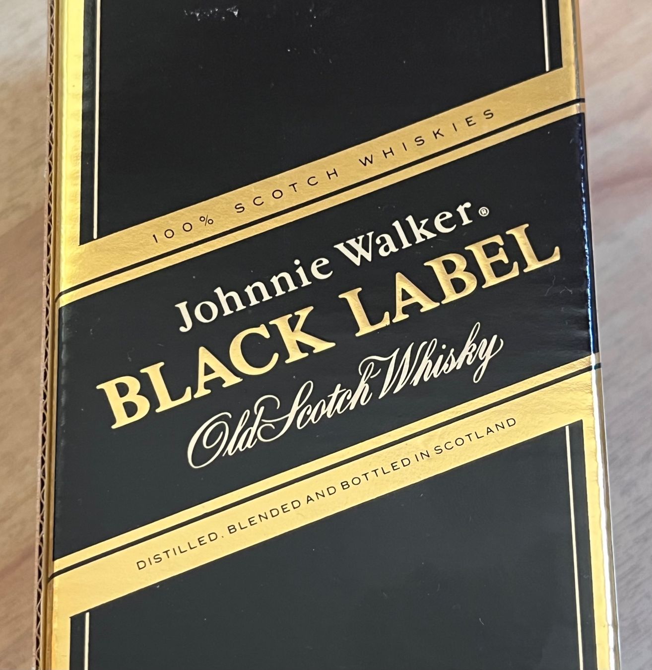 Johnnie Walker Bevande alcoliche: 1L Johnnie Walker Black Label 12 years Extra Special – Nuovo e nell'imballaggio originale da La Neuveville venduto da Oxalis-Studios
