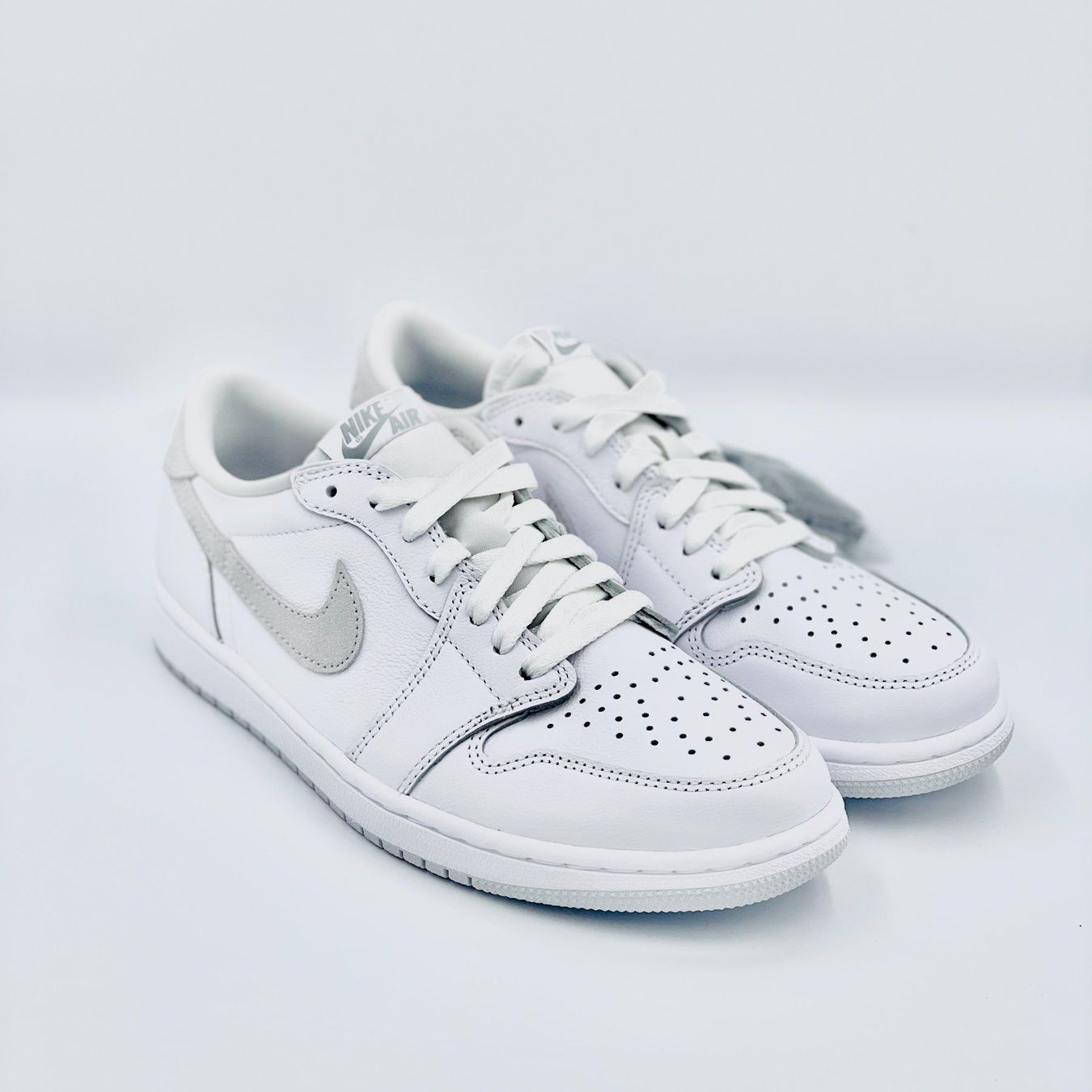 Jordan Scarpe da uomo: Jordan 1 Low OG Neutral Grey EU 45 – Nuovo e nell'imballaggio originale da Erlinsbach venduto da sasneakers