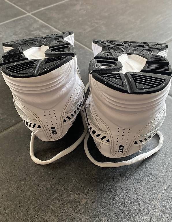 Herrenschuhe: Kinder Turnschuhe NIKE Initiator Grösse 38,5 – Gebraucht aus Effretikon von ivo_btd6 2