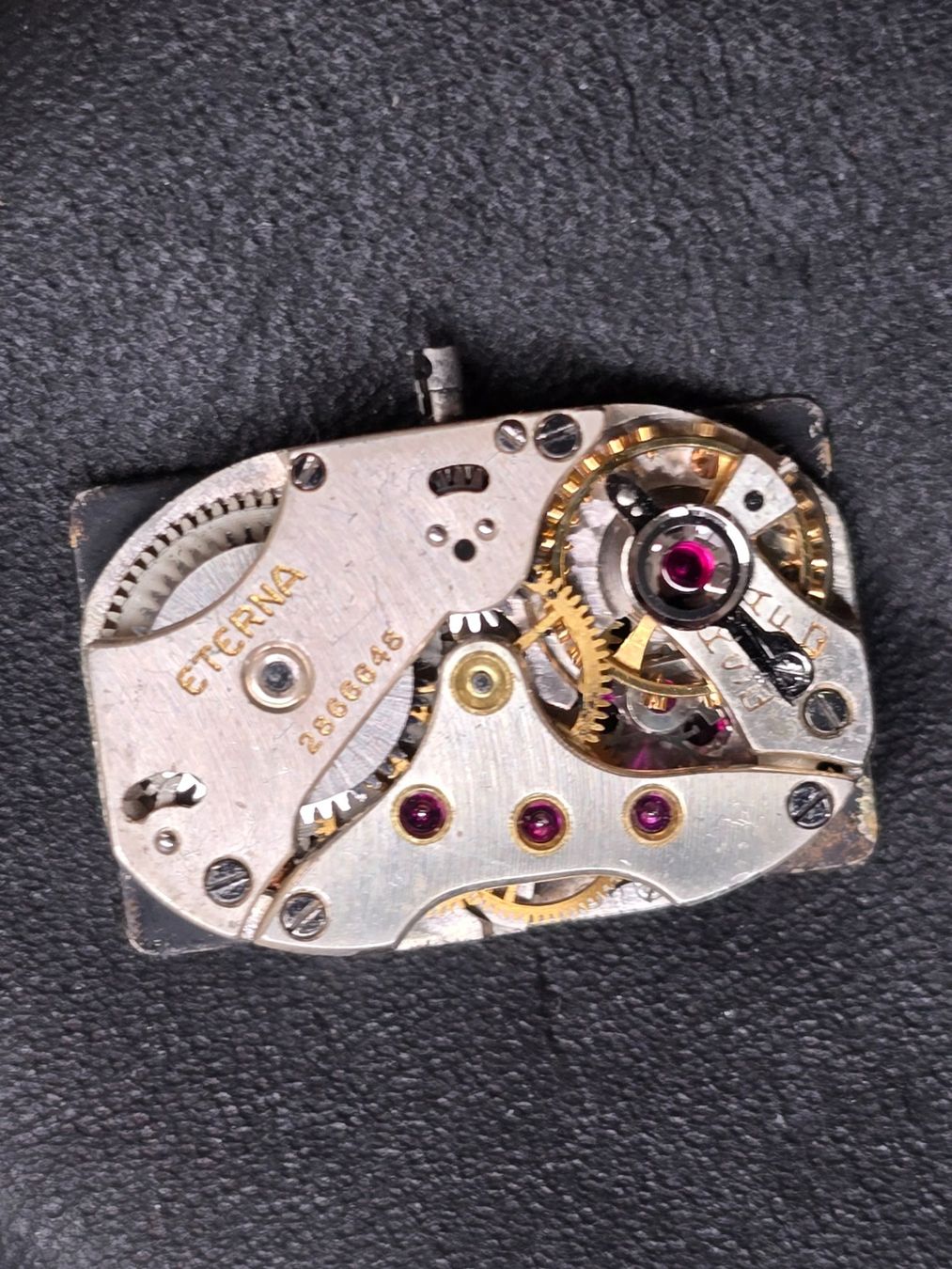 Eterna Orologi: Mouvement Eterna calibre inconnu – Usato da Tramelan venduto da Nirdan 1