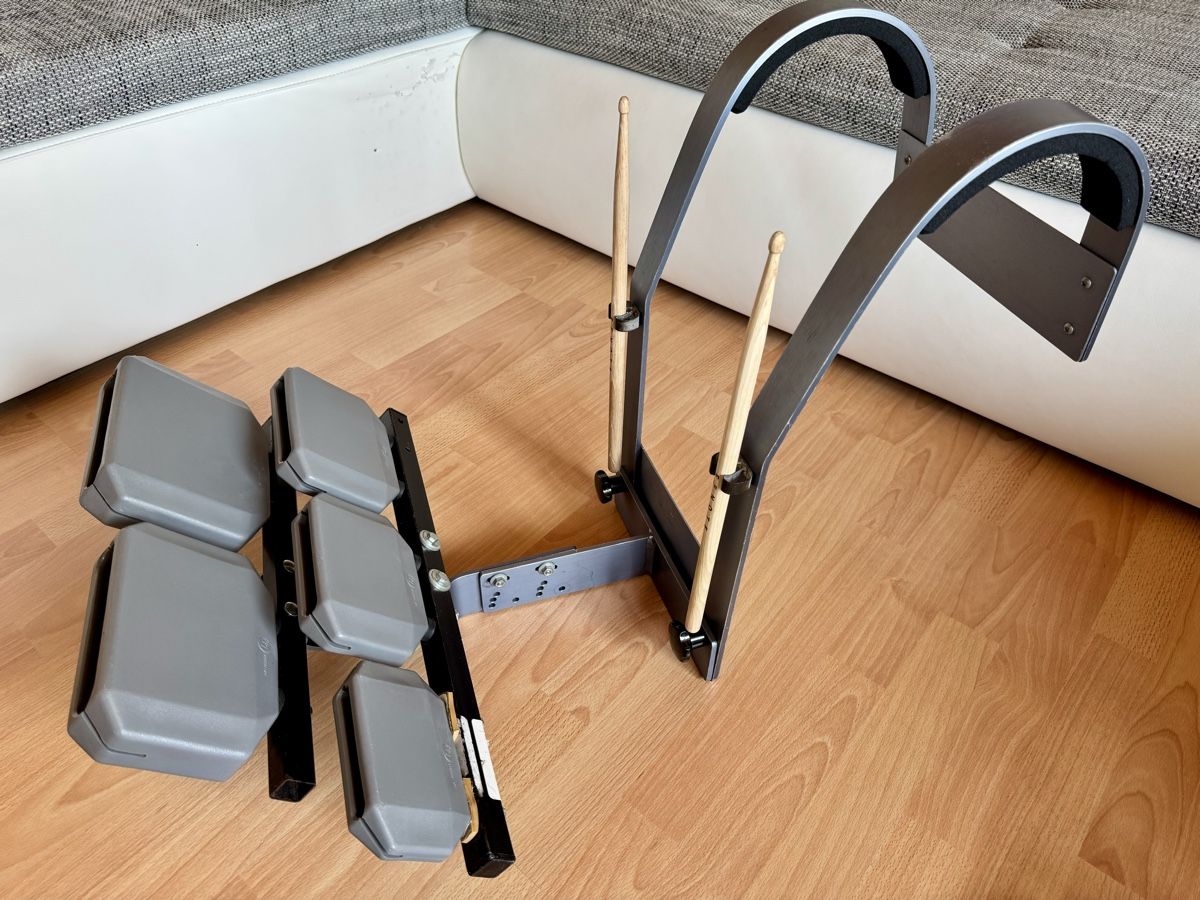 Strumenti musicali: LP Granite Blocks mit Tragegestell und Drumsticks – Usato da Gommiswald venduto da Aloha.Spirit 9