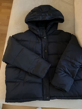 Schwarze Winterjacke von Zara, neuwertig, Gr. L Top!
