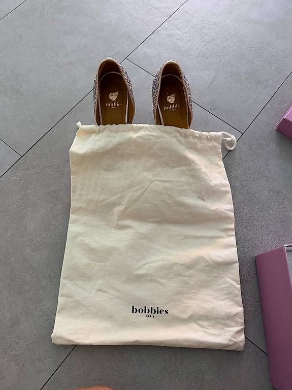 Scarpe da donna: Chaussures - talons taille 38 marque bobbies en cuir – Usato da Lausanne venduto da yduchech 1