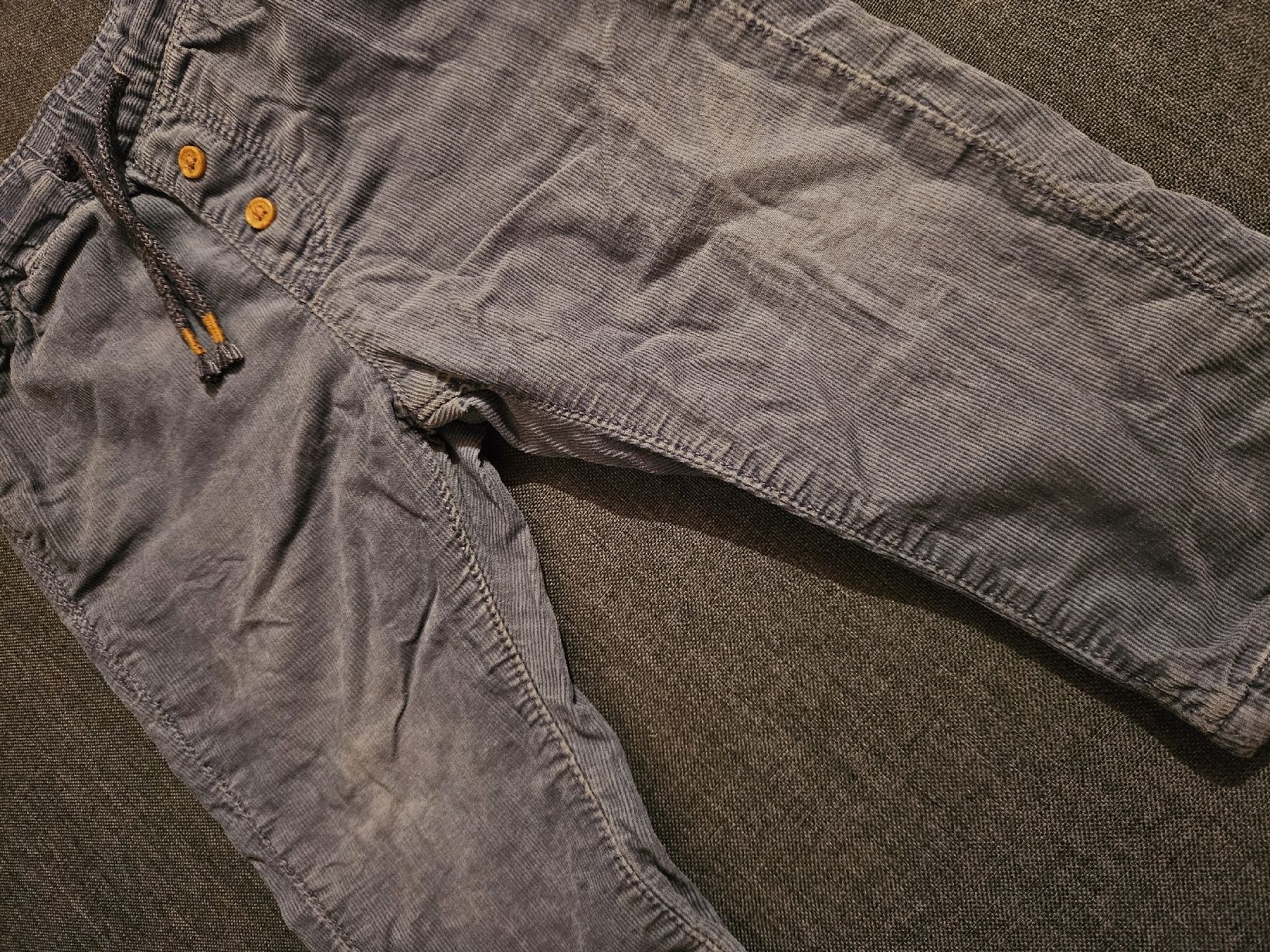 H&M Pantalons: Cordhose Gr. 80 – D'occasion à Worb par jun_fj8w 1