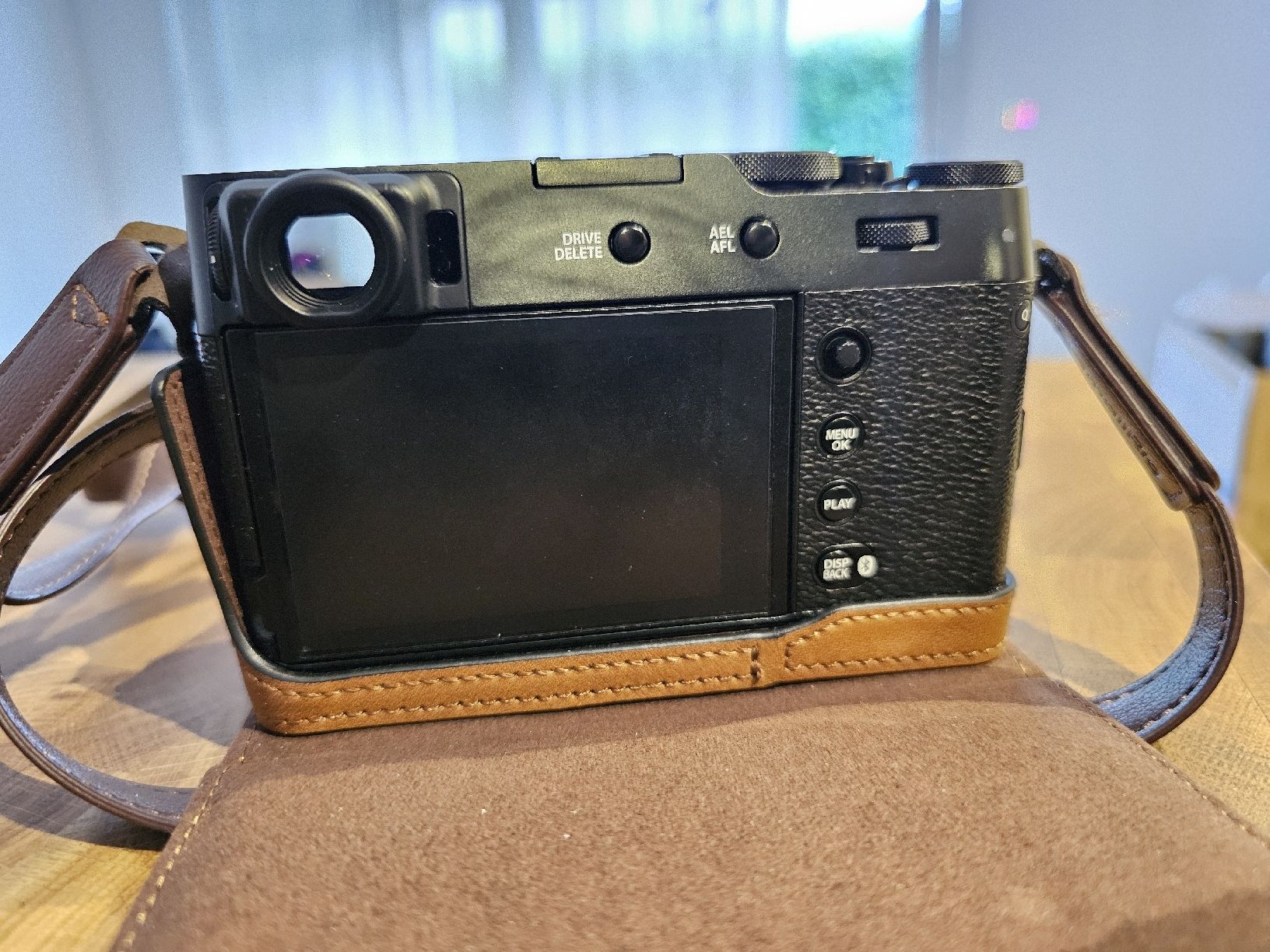 Fujifilm Fotocamera: Fujifilm X100VI - Shutter count : 300 – Nuovo (secondo la descrizione) da Le Sentier venduto da lau_2pxp 1