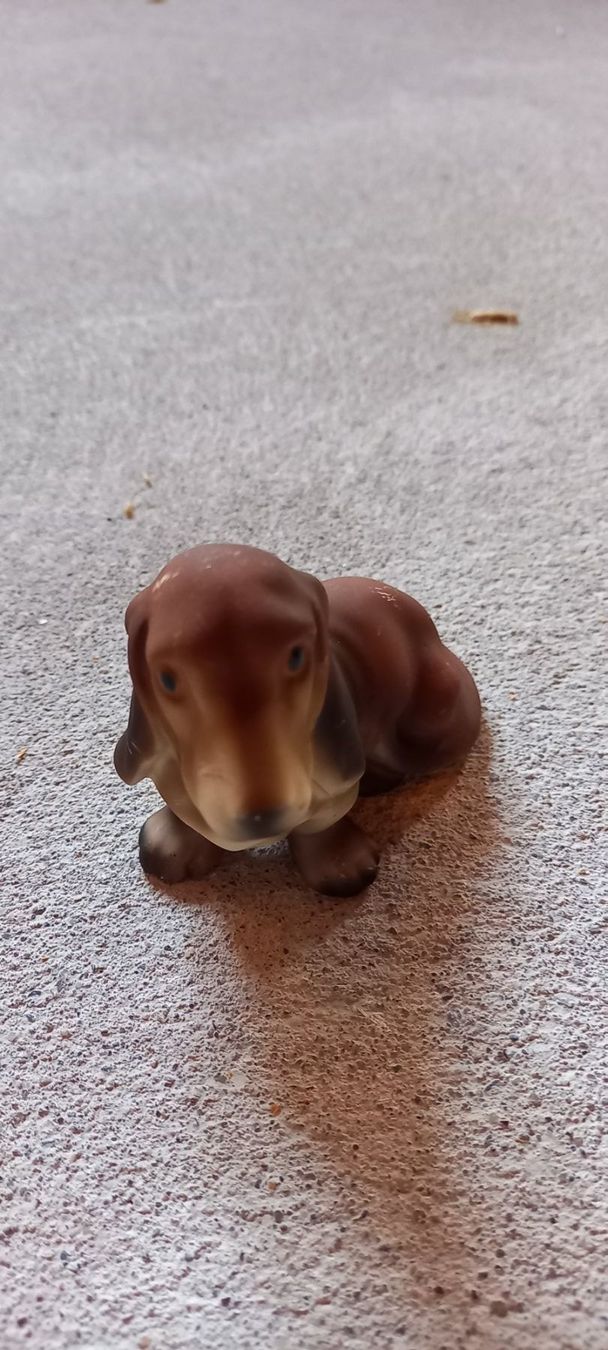 Figuren: Sitzender Hund – Gebraucht aus Frick von sika1960 1