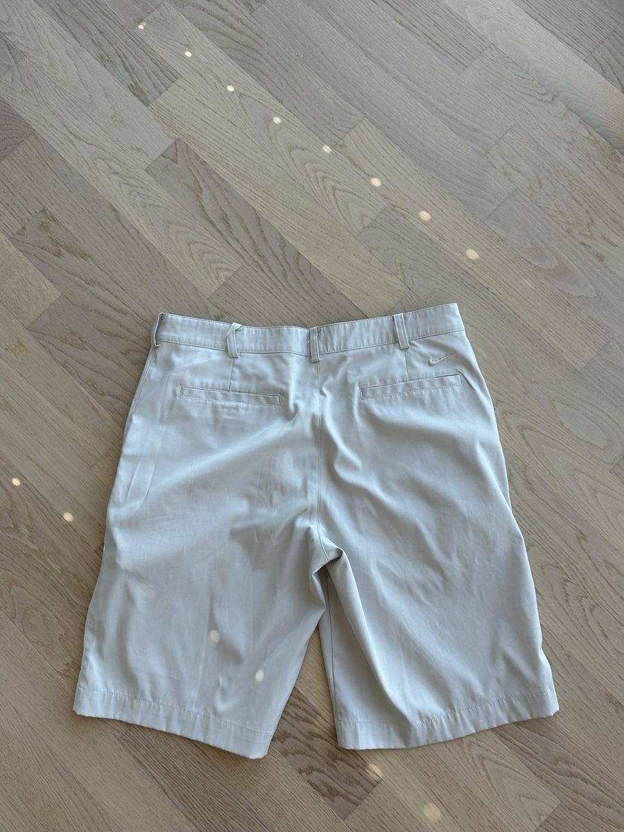 Nike Pantalons: Nike Golf Shorts – D'occasion à Pratteln par e.g.99 2