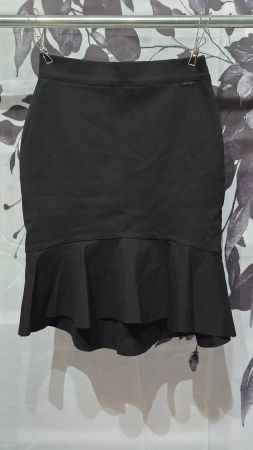 NEU Guess Minirock mit Volant - XS - Schwarz