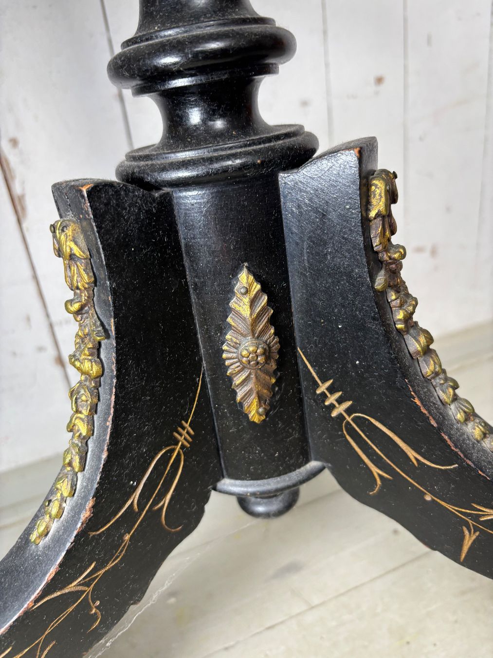 Vetrine: Bijouterie Tischvitrine Stil Louis XVI antik – Usato da Hinwil venduto da DaniBachman 4