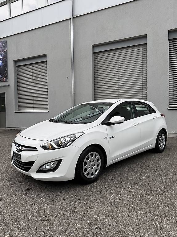 Hyundai Automobili: Hyundai i30 Comfort – Usato da Wünnewil venduto da Ressell_Bern