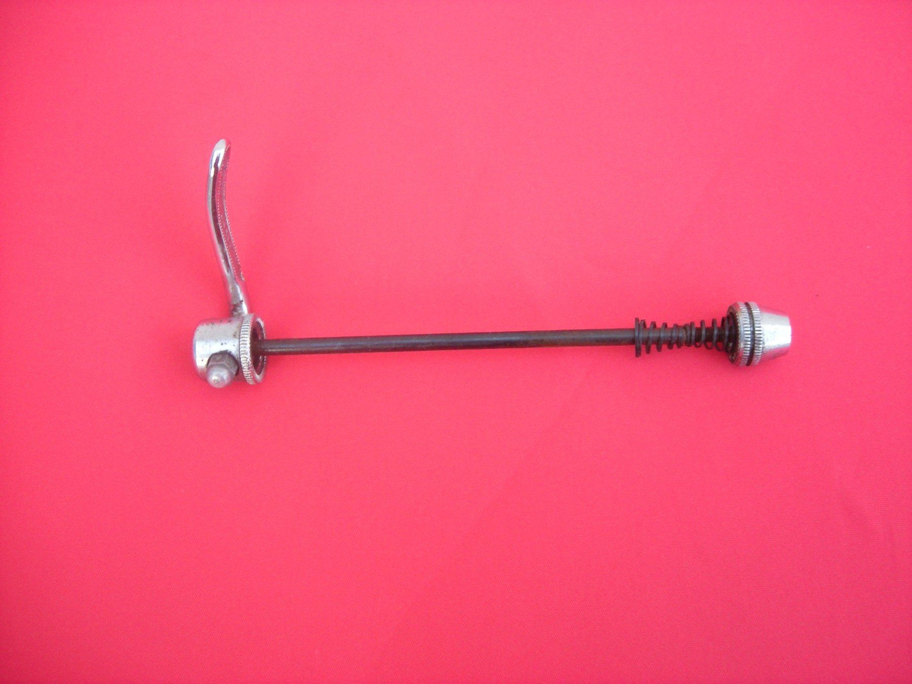 Ersatzteile: Rennvelo Hinterrad-Schnellspanner Shimano 15 cm – Gebraucht aus Spreitenbach von Sniper8952