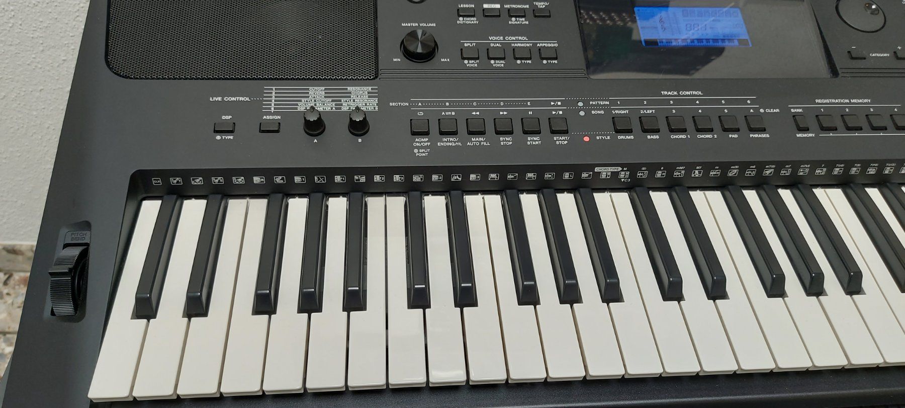 Yamaha Strumenti musicali: Yamaha PSR-E453 Digital Keyboard – Usato da Glattbrugg venduto da Swissmusik 4
