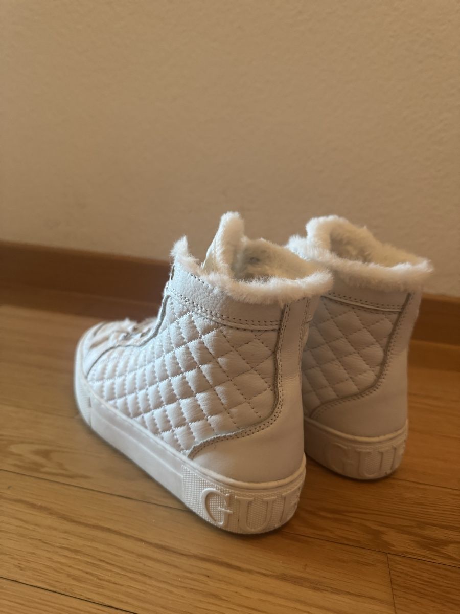 Guess Scarpe da donna: Guess Winterschuhe Gr.35\36 – Usato da Zürich venduto da Ekaterinek 1