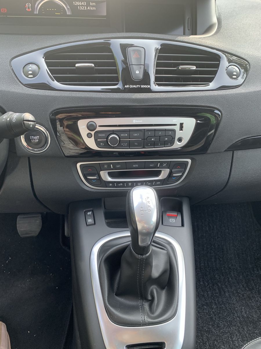 Renault Autos: Renault Scenic dCi110 7Plätze – Gebraucht aus Biel/Bienne von SwissThirdLife 1