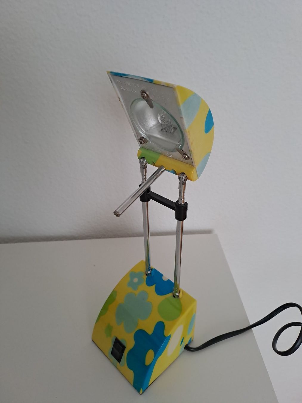 Conforama Lampade: Schreibtischlampe mit Blümchenmuster – Usato da Ettiswil venduto da PatriziaL10 1