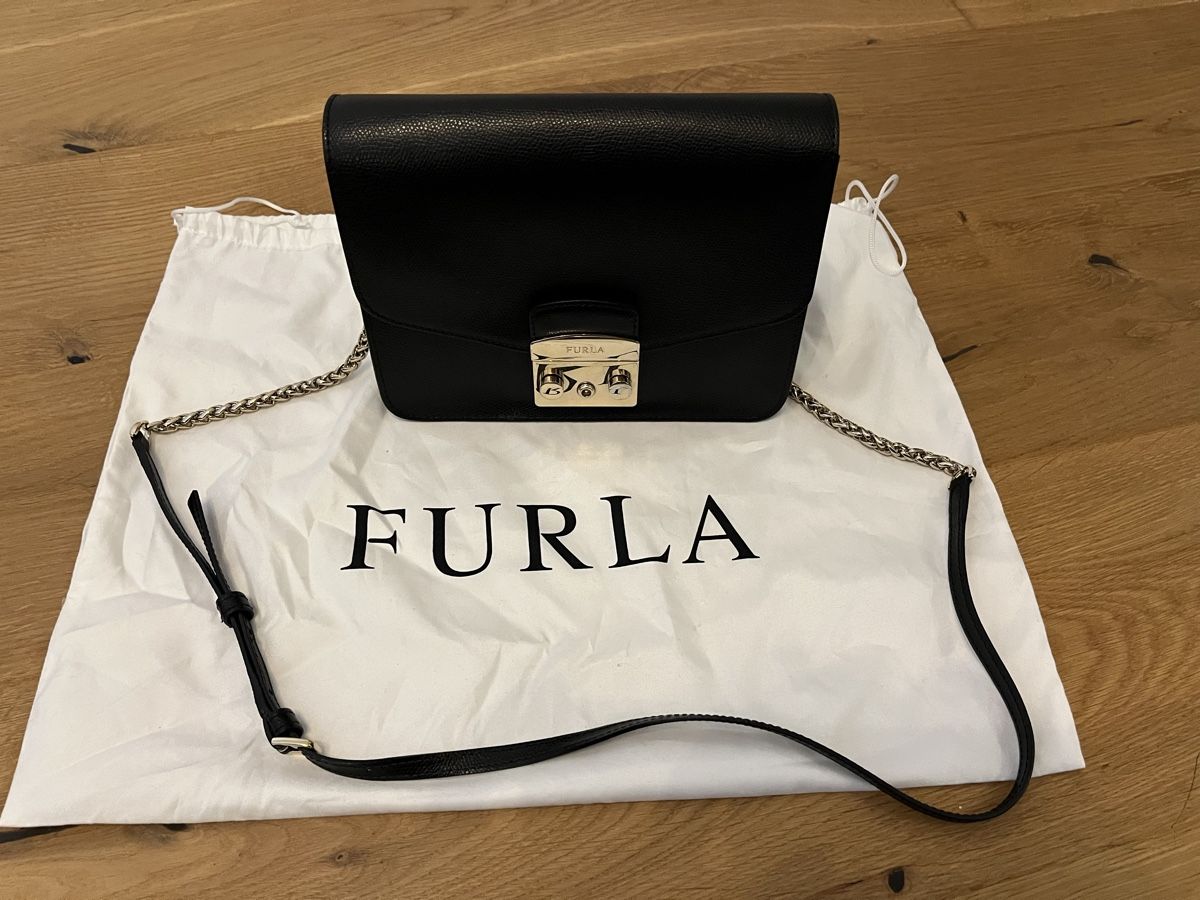 Furla Borse da donna: Furla small Metropolis black/gold – Usato da Windisch venduto da bymarikaa 1