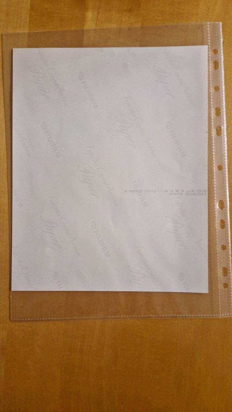 Autografi: Katee Sackhoff, Original Autogramm auf Grossfoto in Farbe – Usato da Salmsach venduto da Schusoa 1