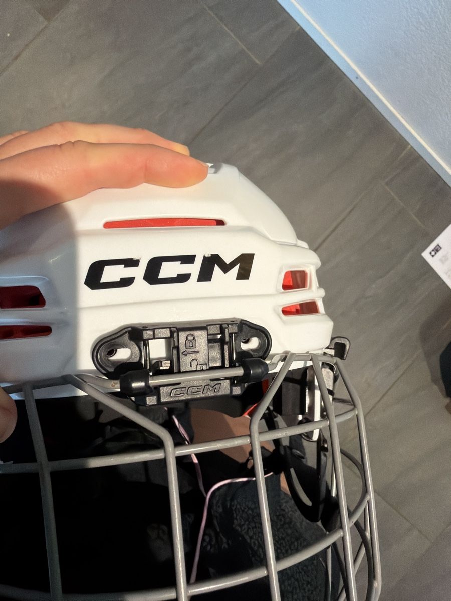 Ccm Helme: CCM Eishockey Helm Junior  – Gebraucht aus Sirnach von toschka-74 5