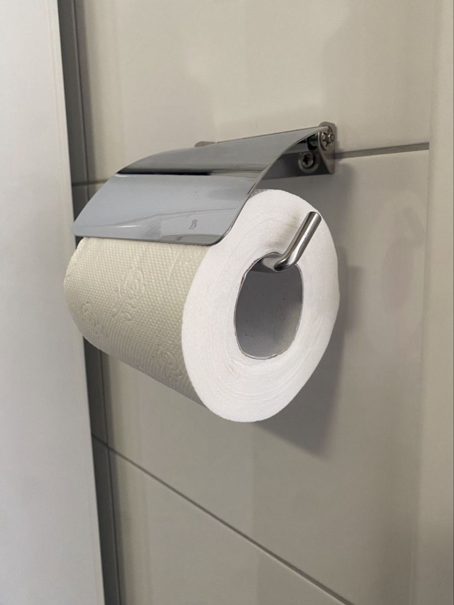 Altri accessori per il bagno: Toilettenpapierhalter mit Deckel – Usato da Frauenfeld venduto da heyLani