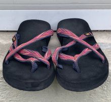 Superbes tongues TEVA coloris chauds comme neuve n.37