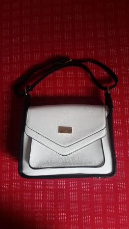 Zweifarbige Handtasche von LYDC LONDON