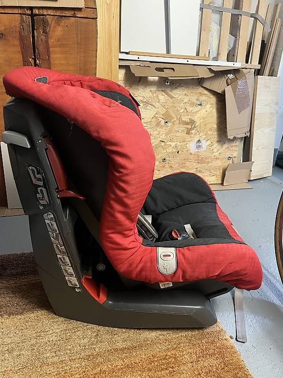Auto-Kindersitze: Kindersitze E1 9-18kg – Gebraucht aus Nesslau von jhe_5c25 1