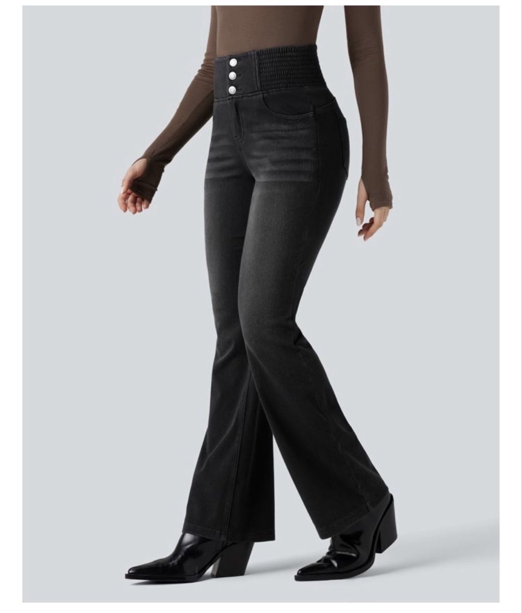 Halara Jeans: Flare Jeans – Usato da Henau venduto da martina_1998 2