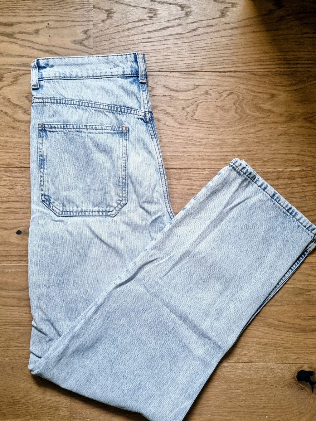 H&M Jeans: Hellblaue baggy Jeans – Usato da Diessenhofen venduto da aur_099