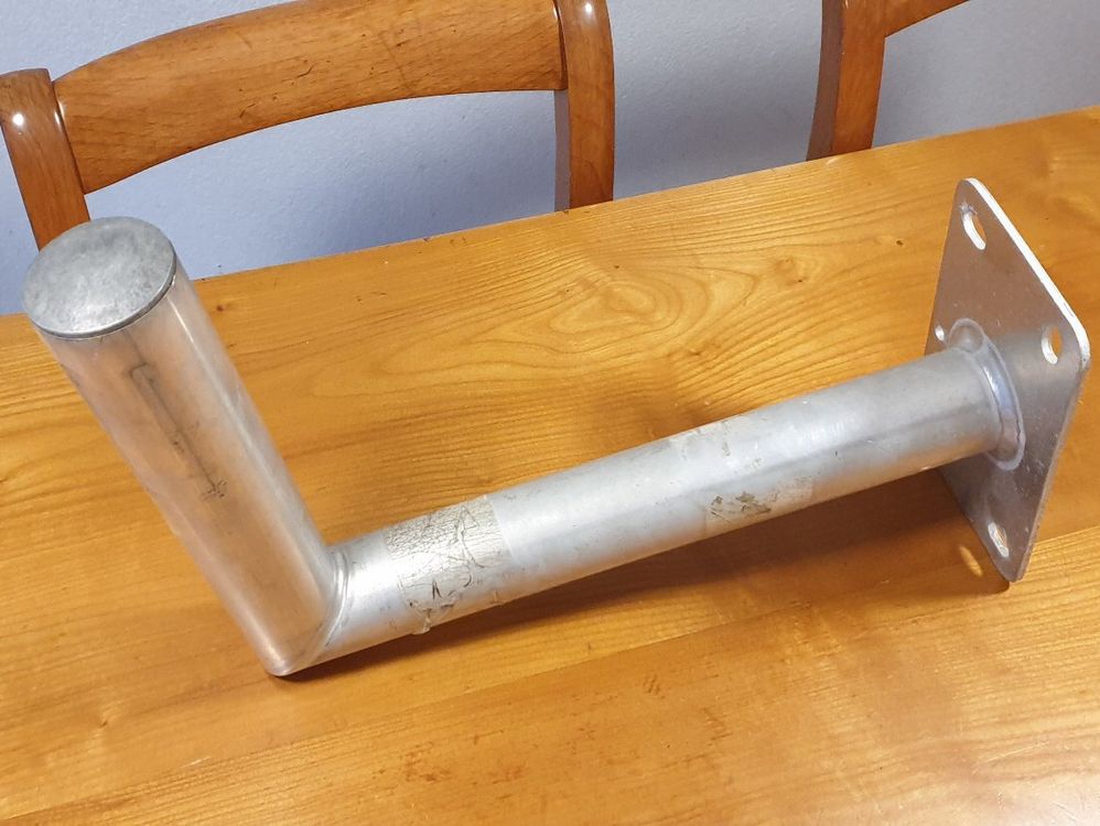 Hama SAT Wandhalterung 26cm Wandabstand Stahl Dachantenne, Wand Halterung für Spiegel Antenne Schüssel, Langlebig und korrosionsbeständig, da aus feuerverzinktem Stahl