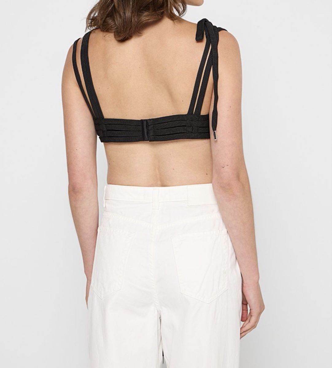 Pinko Top: Schwarzes Crop Top mit Schnüren – Nuovo (secondo la descrizione) da Egerkingen venduto da ear_k6fg 2