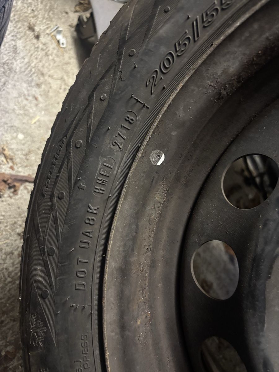 Pneumatici & Ruote complete: 205/55 R16 Komplätträder – Usato da Grosswangen venduto da ASH1995 2