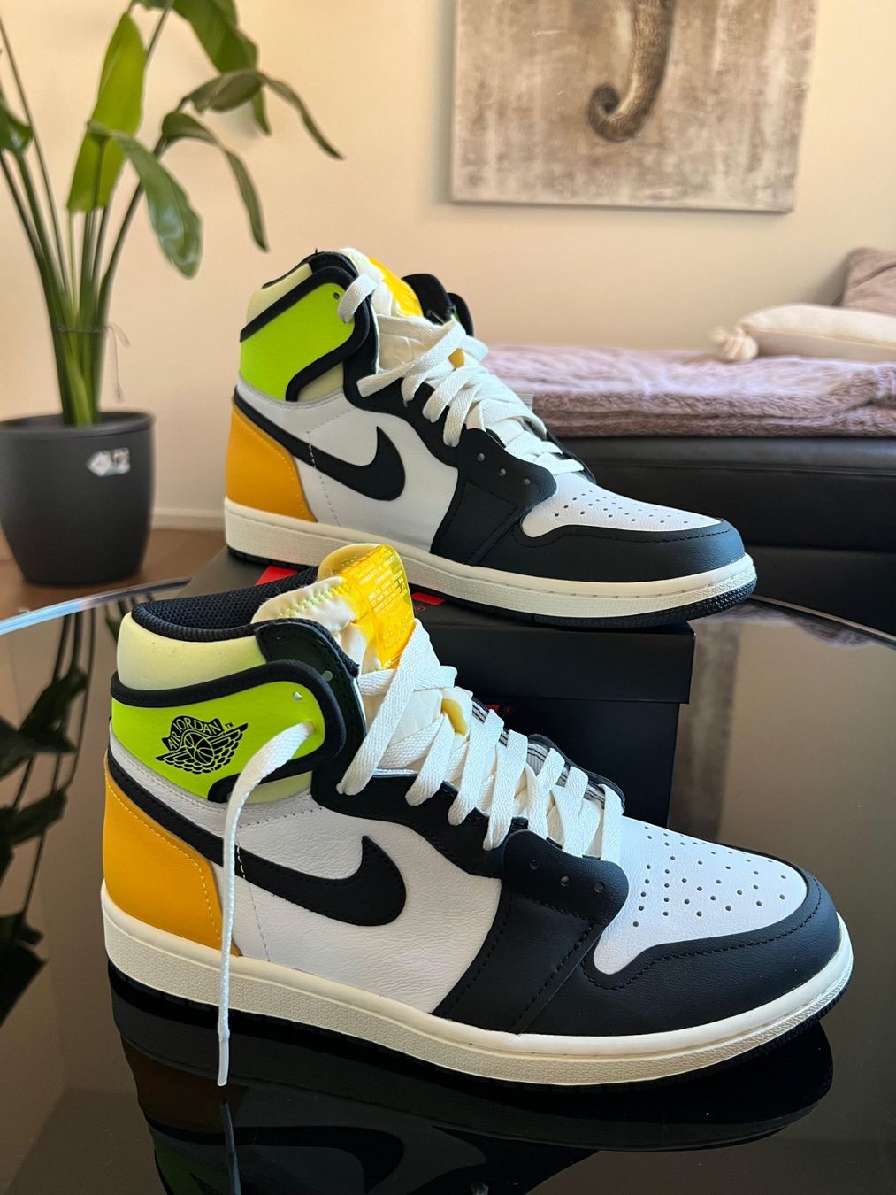 Jordan Herrenschuhe: Air Jordan high, black-volt Gr. 44 – Neu und originalverpackt aus Winterthur von Linda1203 1