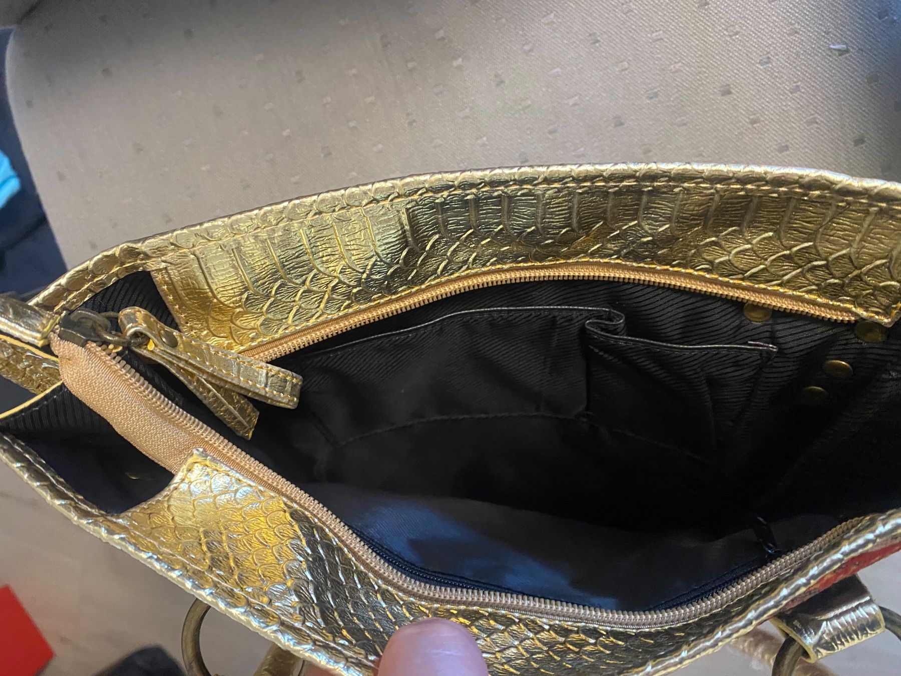 Taschen für Damen: Vintage Tasche gold/samt – Gebraucht aus Arni AG von Mimo007 6