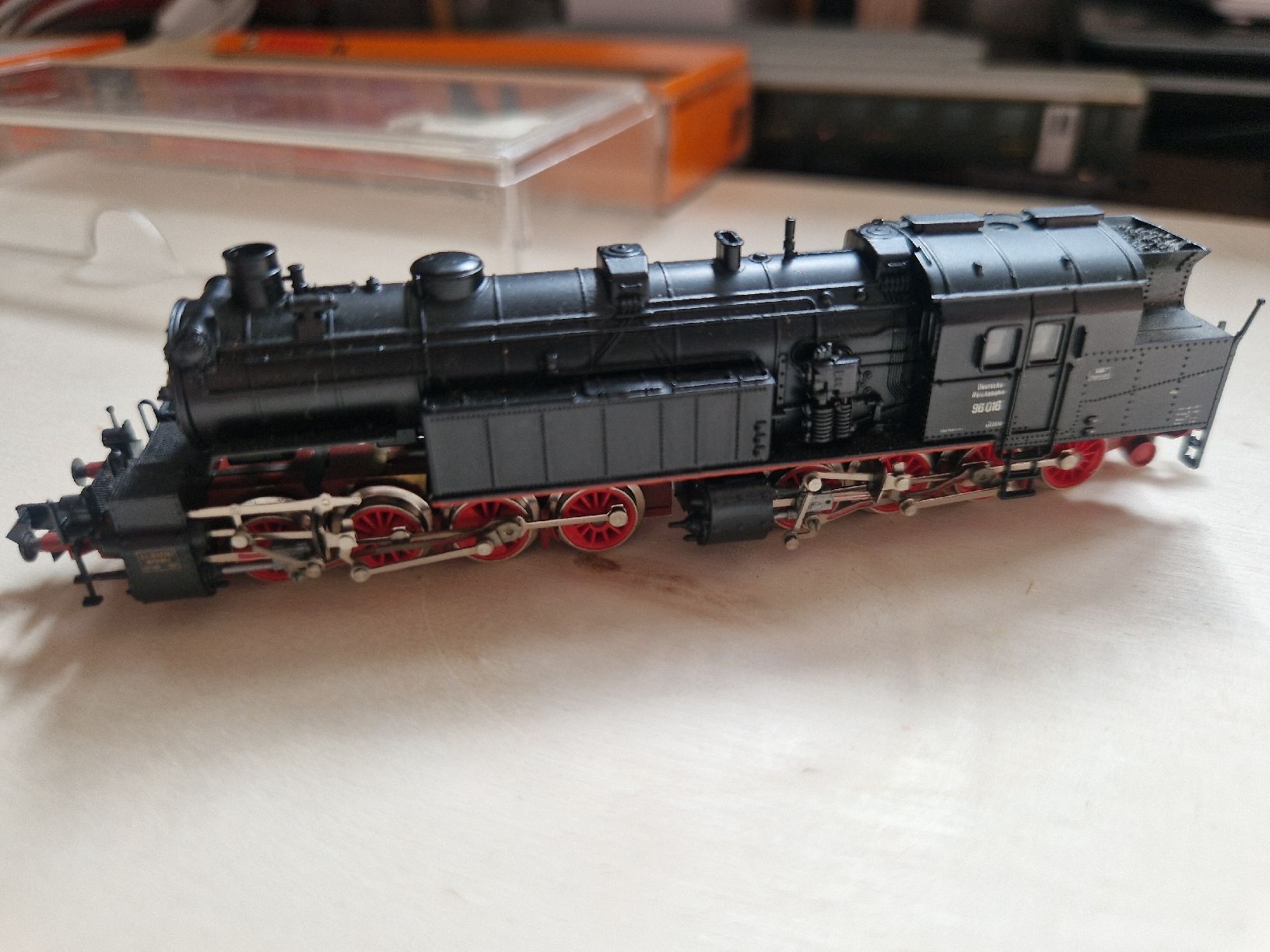 Arnold Modellini di ferrovie: locomotive à vapeur – Usato da Neuchâtel venduto da allen07 1