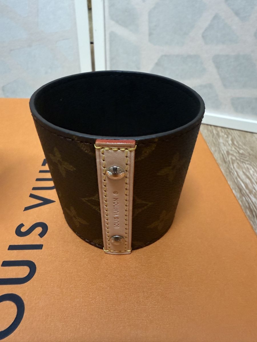 Louis Vuitton Tazze: Louis Vuitton NEW ceramic mug Set with monigram – Nuovo e nell'imballaggio originale da Grund b. Gstaad venduto da PlageNeige 8