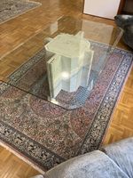 Couchtisch aus Glas und Stein – moderner Blickfang für Ihr W