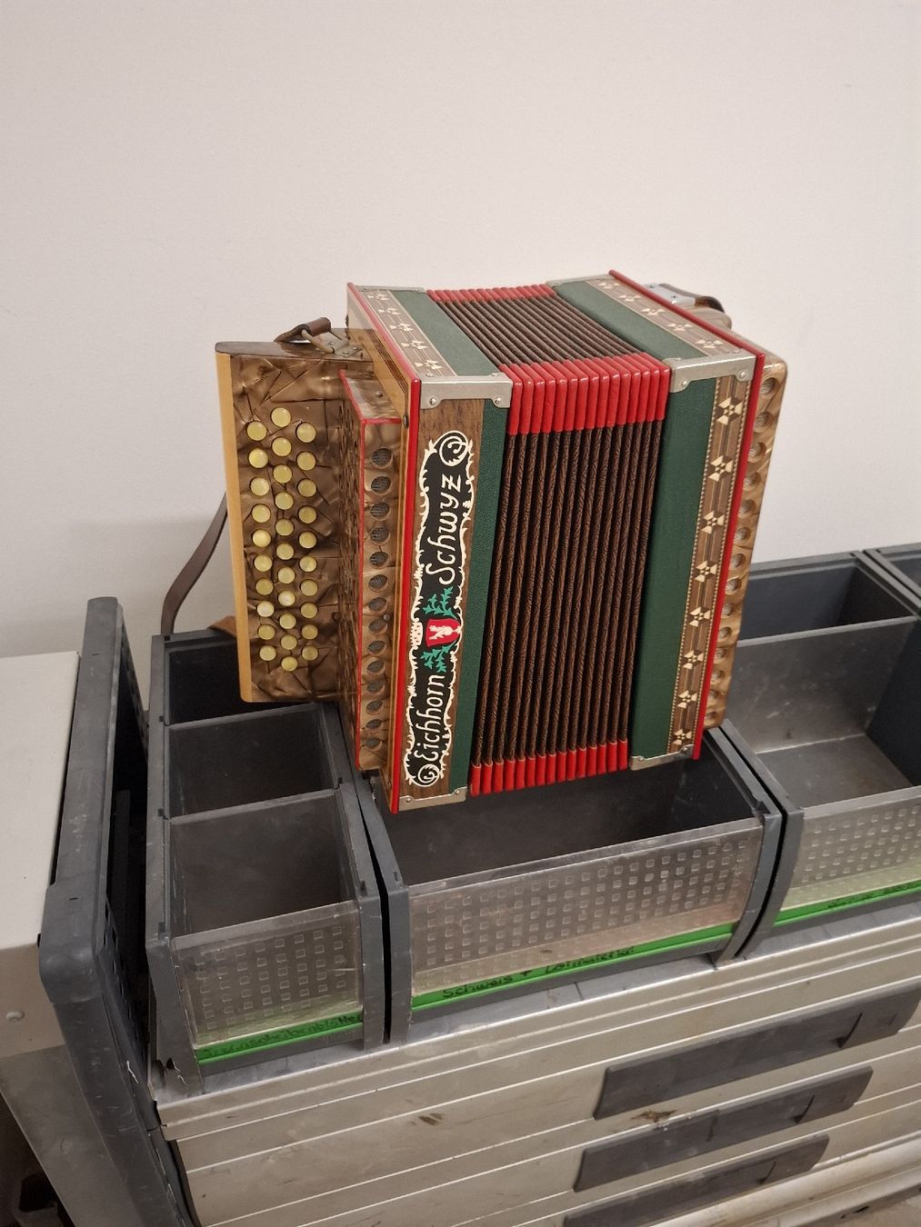 Eichhorn Strumenti musicali: Eichhorn orgeli.ton C – Usato da Villeneuve venduto da BibiVintage 1