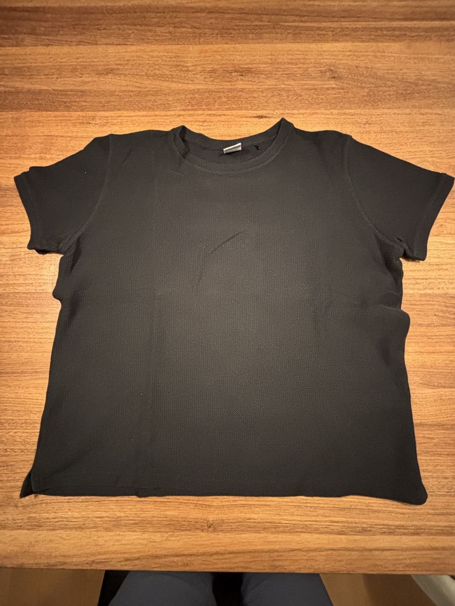 T-Shirts: Tshirt schwarz L  – Gebraucht aus Kesswil von Branca-01 1