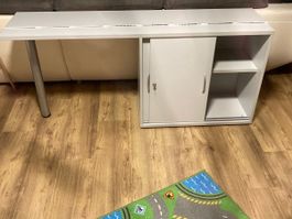 Schreibtisch mit Schiebetürenschrank grau guter Zustand