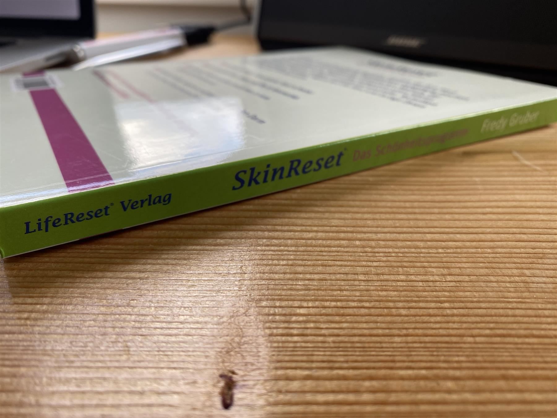 Bücher: Buch: Skin Reset/ Das Schönheitsprogram – Gebraucht aus St.Gallen von kingsamas 2
