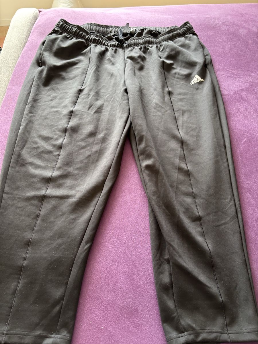 Adidas Hosen: Adidas Trainingshose 3XL - grosse Grösse – Neu (gemäss Beschreibung) aus Wald AR von bertli00