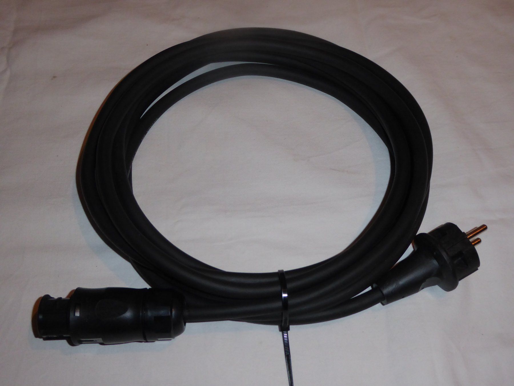 Cavi: AC Anschlusskabel mit Betteri Stecker – Nuovo (secondo la descrizione) da Ennetbühl venduto da VPHS