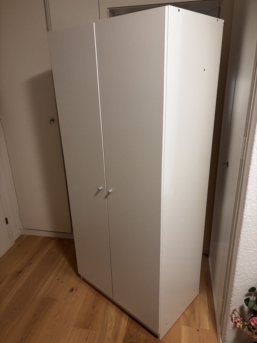 Armadi: IKEA KLEIDERSCHRANK WEISS – Usato da Bern venduto da ach_k57d 2