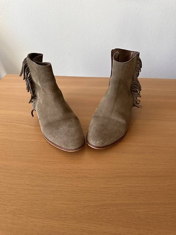 Chaussures femmes: Bottines Cyrillius – D'occasion à Bergdietikon par chesauxlido 1