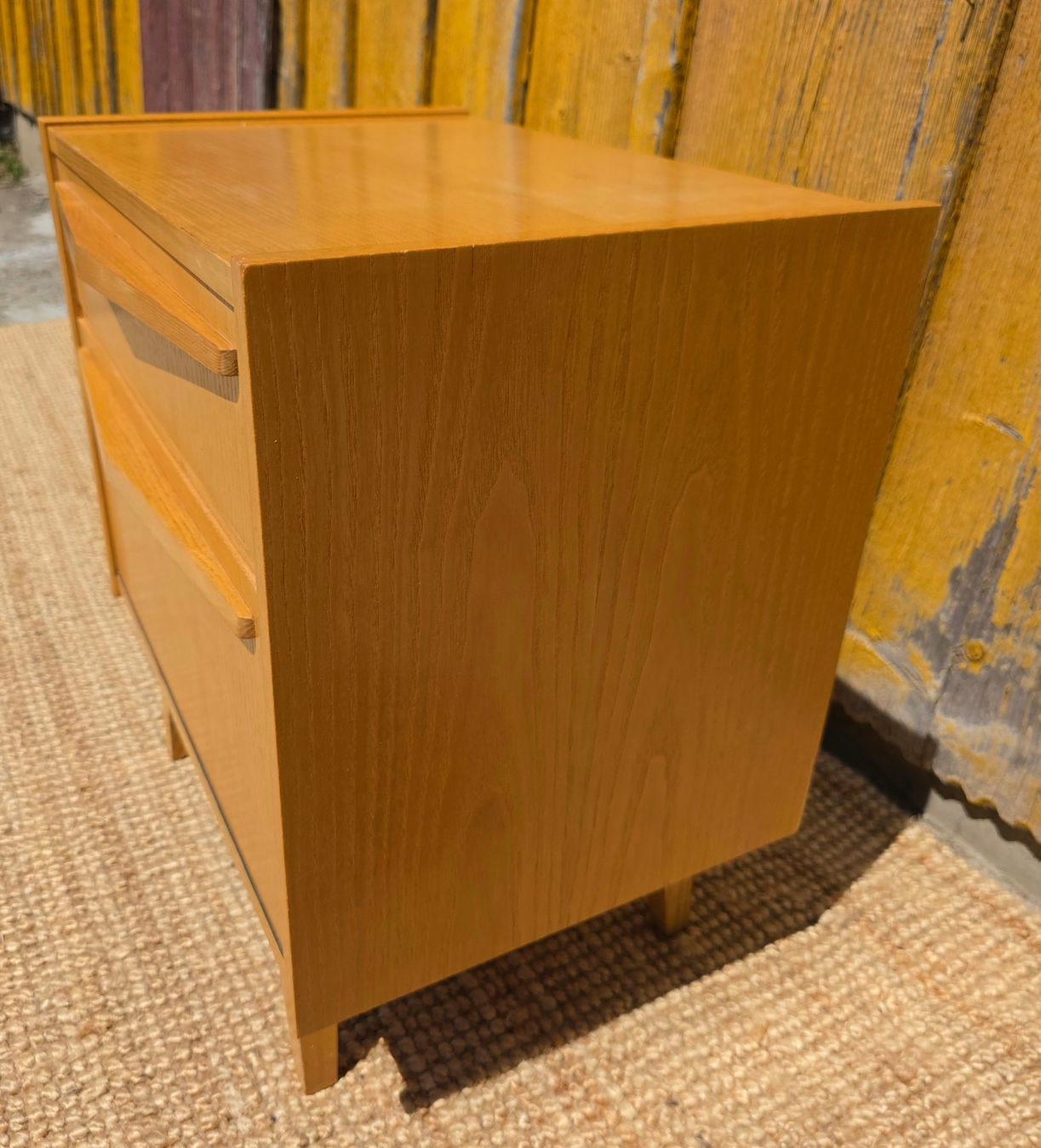 Cassettiere: Mid Century Nachttisch Esche – Usato da Haslen AI venduto da Vintagelix 3