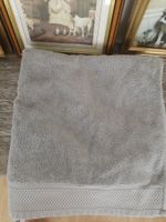 Badetuch Frottier grau 100 x 150 cm neuwertiger Zustand